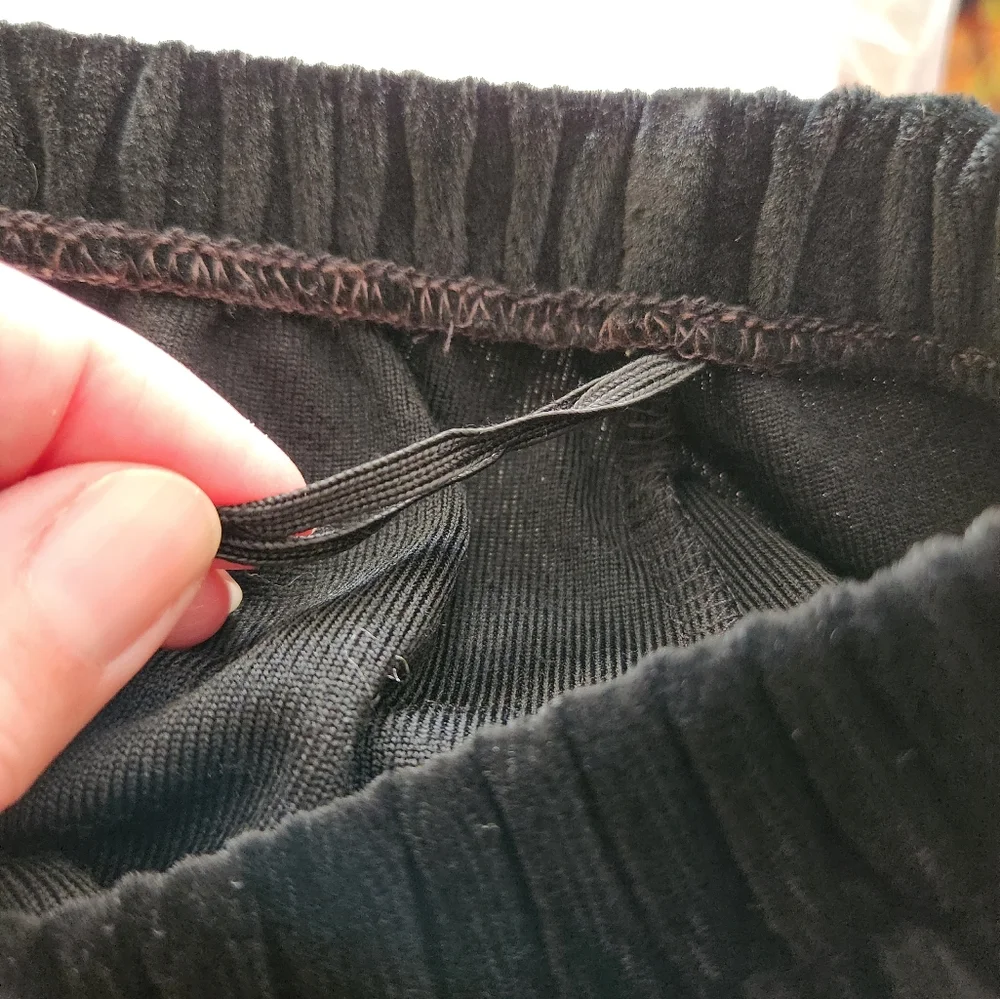 Vintage Black Velvet Pencil Skirt - Picture 6 of 13